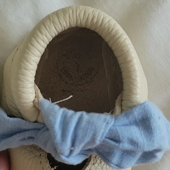 Freshly Picked Blue Bow Leather Moccasins - Picture 5 of 7